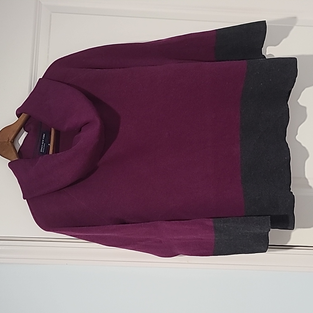 Jones New York Colorblock Cowl Neck Sweater. Burgandy and Dark Grey. Size M